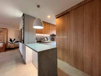 Apartamento de 2 alcobas en venta en El Poblado, Medellín, 105 m² · foto 4 de 15