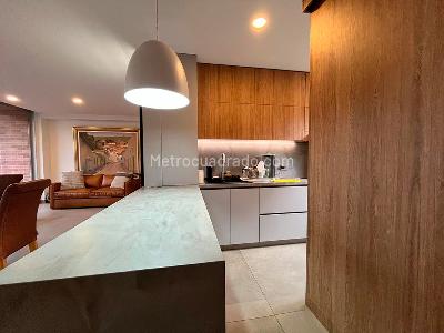 Apartamento de 2 alcobas en venta en El Poblado, Medellín, 105 m² · foto 5 de 15