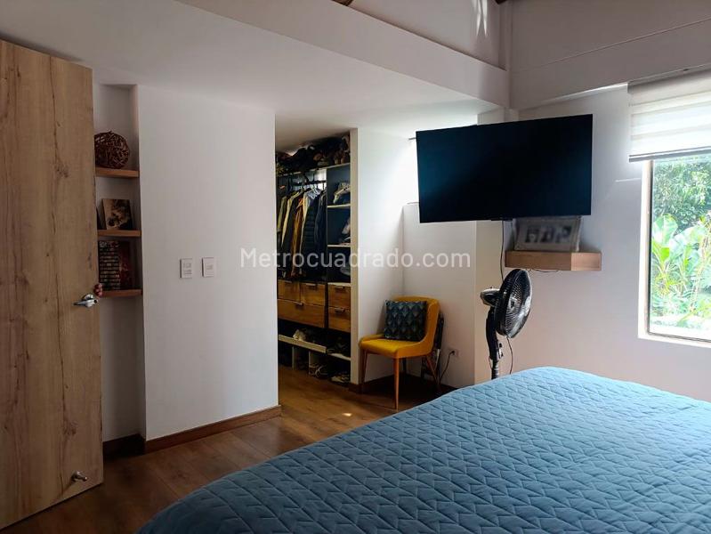 Casa Amoblada de 4 Alcobas con Piscina en El Poblado - 9