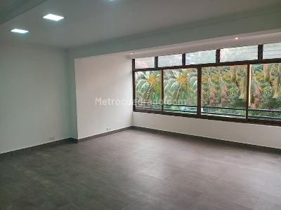Apartamento de 3 alcobas en venta en El Poblado, Medellín, 155 m² · foto 2 de 19