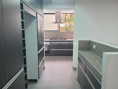 Apartamento de 3 alcobas en venta en El Poblado, Medellín, 155 m² · foto 7 de 19