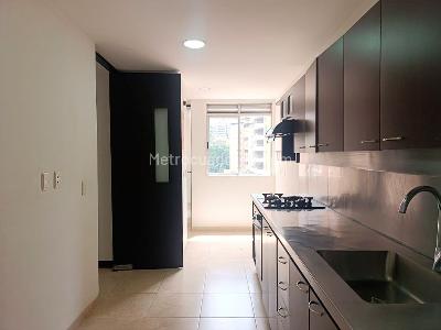Apartamento de 3 alcobas en arriendo en El Poblado, Medellín, 140 m² · foto 6 de 20