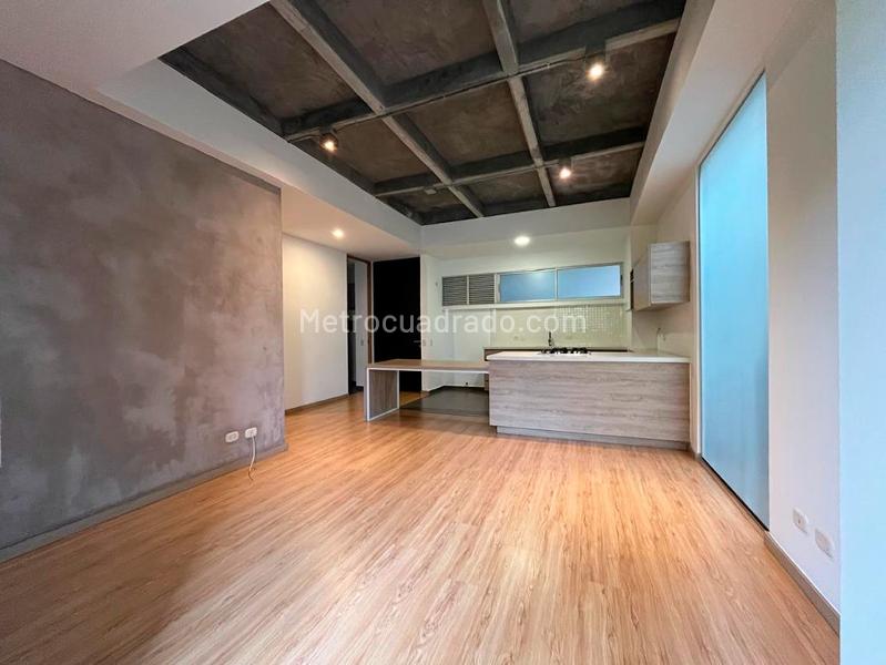 2BR Apartment with Pool in El Poblado - 2