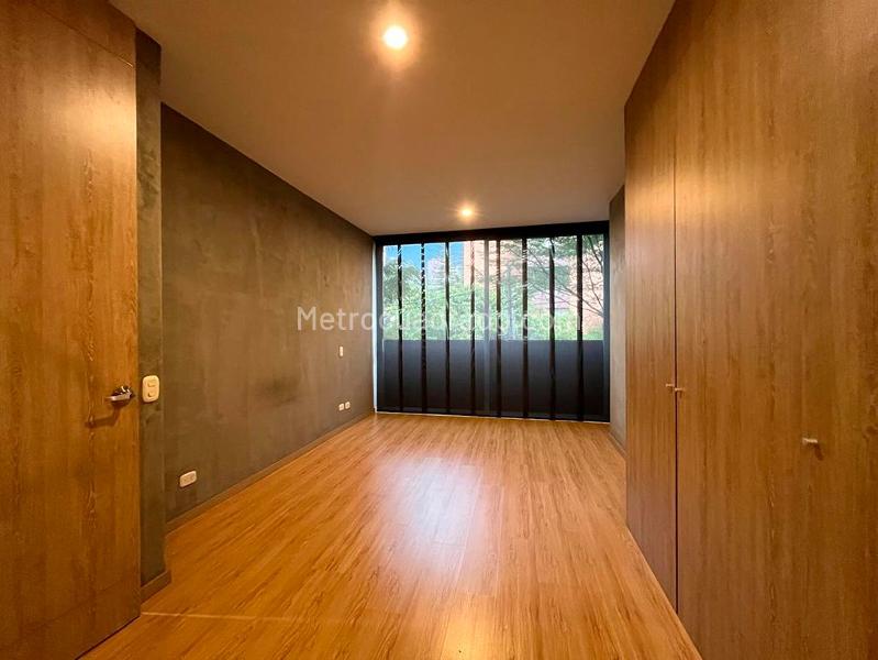 2BR Apartment with Pool in El Poblado - 9