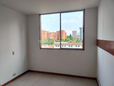 Apartamento de 3 alcobas en arriendo en El Poblado, Medellín, 87 m² · foto 14 de 17