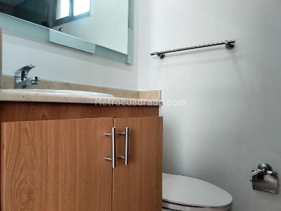 Apartamento de 3 alcobas en arriendo en El Poblado, Medellín, 87 m² · foto 16 de 17