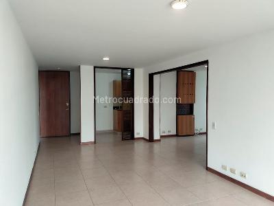 Apartamento de 3 alcobas en arriendo en El Poblado, Medellín, 87 m² · foto 2 de 17