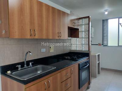 Apartamento de 3 alcobas en arriendo en El Poblado, Medellín, 87 m² · foto 5 de 17