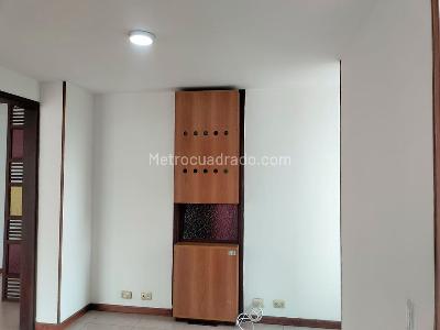 Apartamento de 3 alcobas en arriendo en El Poblado, Medellín, 87 m² · foto 7 de 17