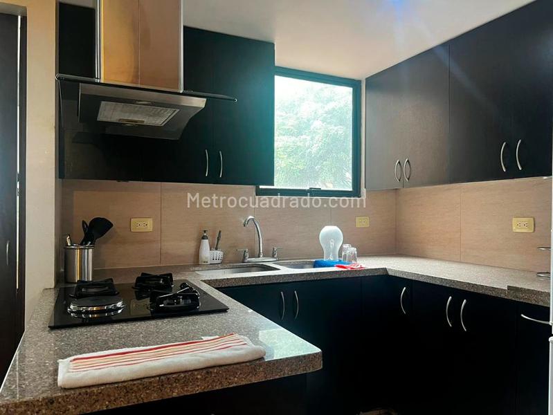 Apartamento Amoblado de 3 Alcobas en El Poblado en Conjunto Cerrado - 7