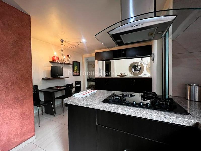 Apartamento Amoblado de 3 Alcobas en El Poblado en Conjunto Cerrado - 8