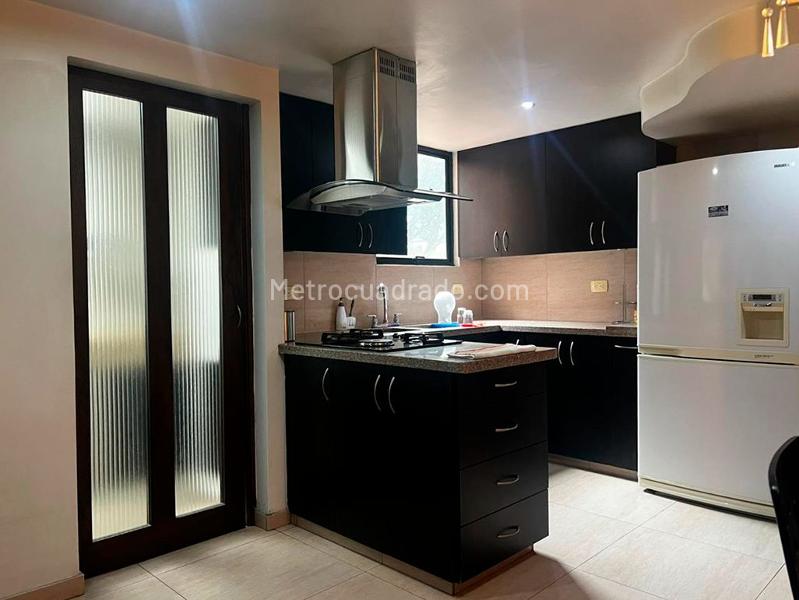 Apartamento Amoblado de 3 Alcobas en El Poblado en Conjunto Cerrado - 9