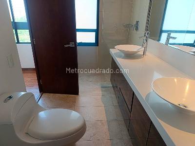 Apartamento de 3 alcobas en venta en El Poblado, Medellín, 190 m² · foto 16 de 19