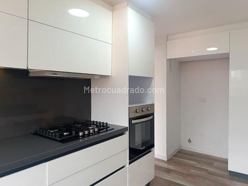 Apartamento de 3 Alcobas con Terraza en El Poblado - 6