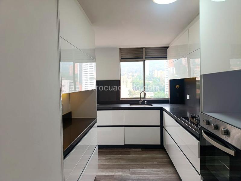 Apartamento de 3 Alcobas con Terraza en El Poblado - 7