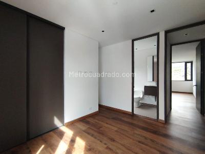 Apartamento de 2 alcobas en venta en El Poblado, Medellín, 104 m² · foto 10 de 13