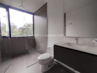 Apartamento de 2 alcobas en venta en El Poblado, Medellín, 104 m² · foto 11 de 13