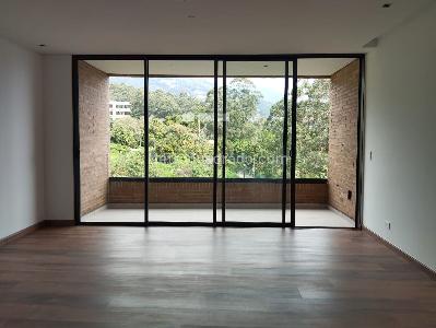 Apartamento de 2 alcobas en venta en El Poblado, Medellín, 104 m² · foto 2 de 13