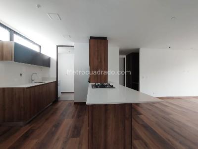 Apartamento de 2 alcobas en venta en El Poblado, Medellín, 104 m² · foto 5 de 13