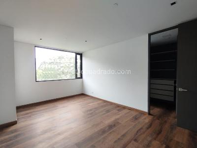 Apartamento de 2 alcobas en venta en El Poblado, Medellín, 104 m² · foto 6 de 13