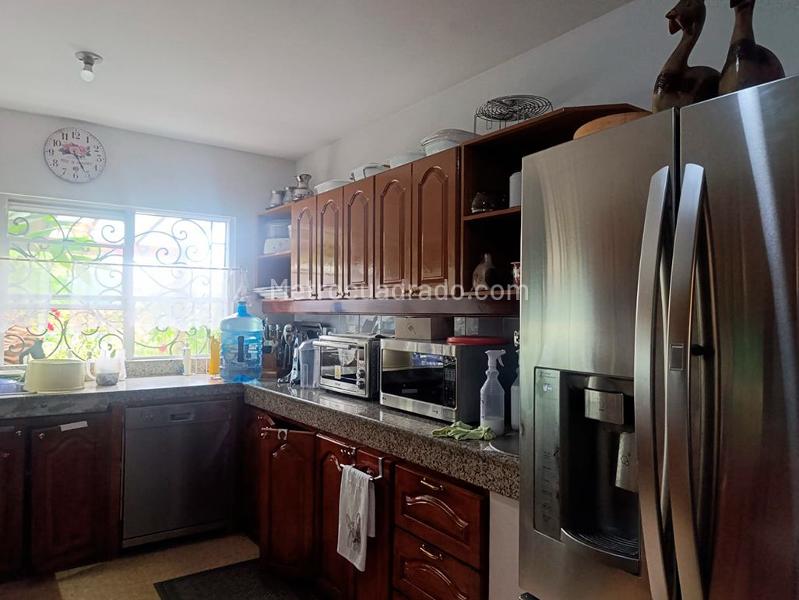 4BR House with 4 Baths in El Poblado Closed Unit - 4