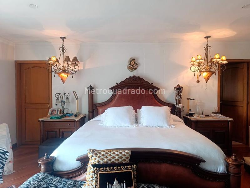 4BR House with 4 Baths in El Poblado Closed Unit - 6