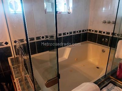 Casa de 4 alcobas en venta en El Poblado, Medellín, 450 m² · foto 17 de 20