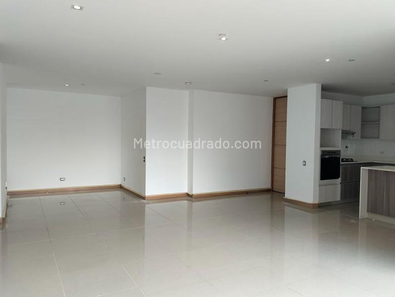 Modern 3BR Apartment for Rent in El Poblado - 4