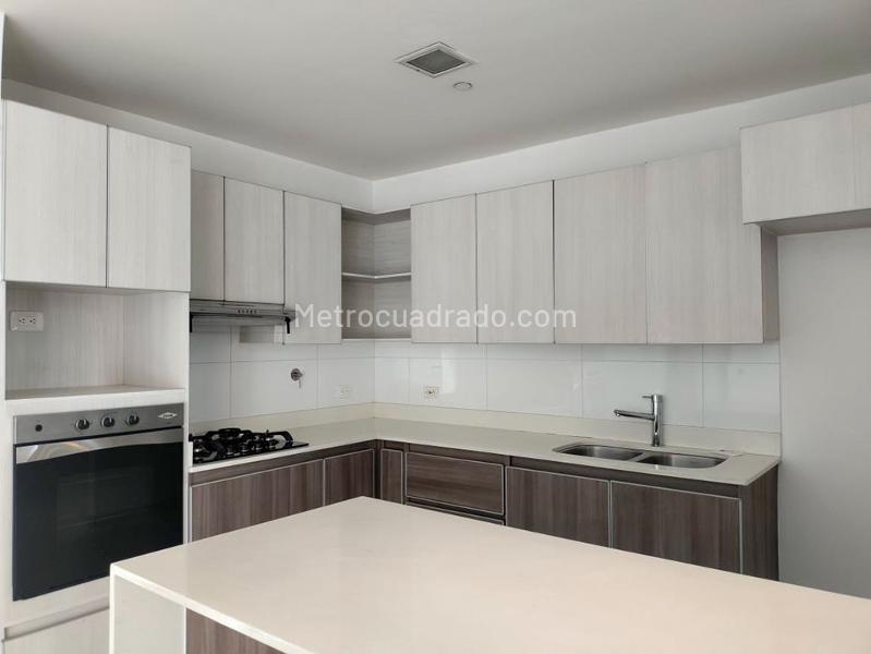 Modern 3BR Apartment for Rent in El Poblado - 6