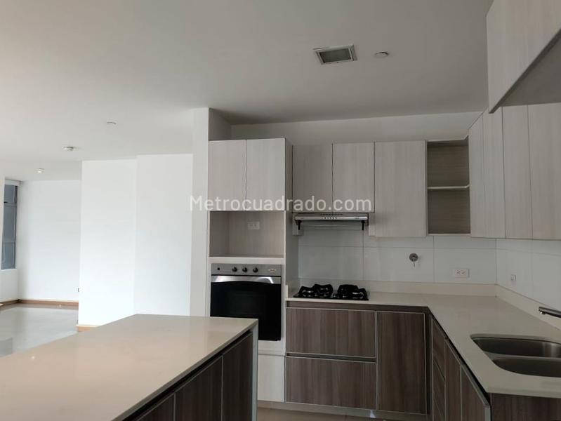 Modern 3BR Apartment for Rent in El Poblado - 7