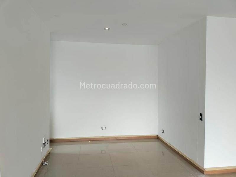 Modern 3BR Apartment for Rent in El Poblado - 9