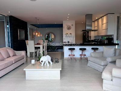 Casa de 3 alcobas en venta en Envigado, Envigado, 400 m² · foto 2 de 20