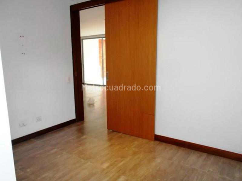 Spacious 3BR Apartment with Terrace in El Poblado - 5