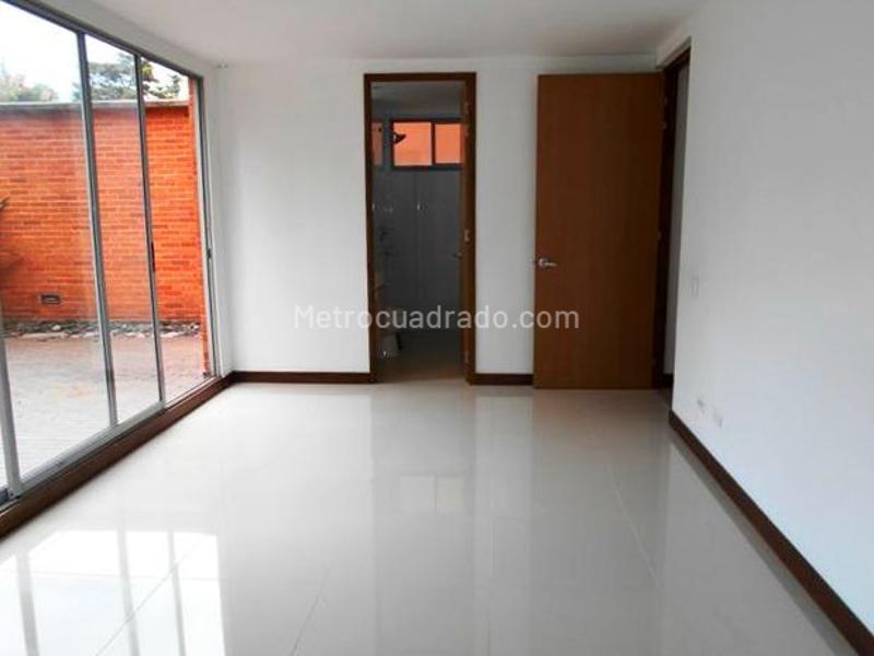 Spacious 3BR Apartment with Terrace in El Poblado - 7