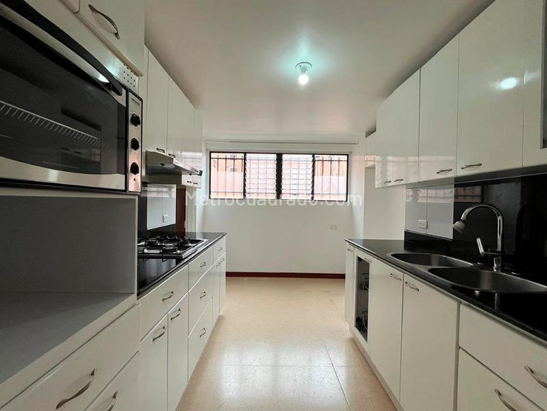 Apartamento Elegante de 3 Alcobas en El Poblado - 6