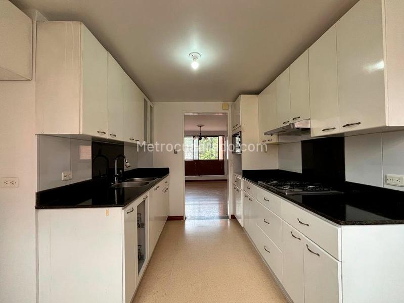 Apartamento Elegante de 3 Alcobas en El Poblado - 7