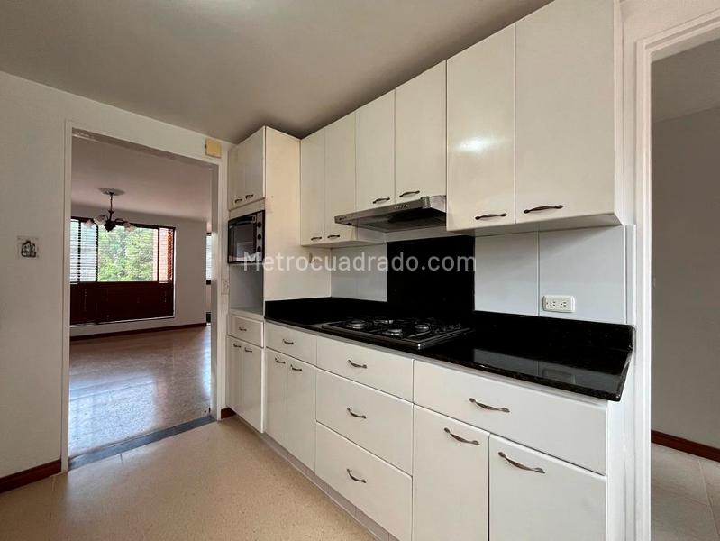 Apartamento Elegante de 3 Alcobas en El Poblado - 8