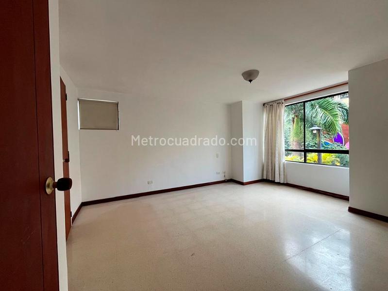 Apartamento Elegante de 3 Alcobas en El Poblado - 9