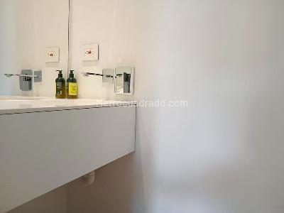 Apartamento de 2 alcobas en venta en El Poblado, Medellín, 91 m² · foto 12 de 13