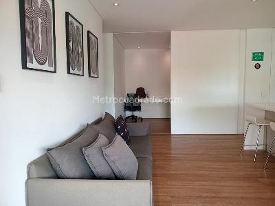 Apartamento de 2 alcobas en venta en El Poblado, Medellín, 91 m² · foto 3 de 13