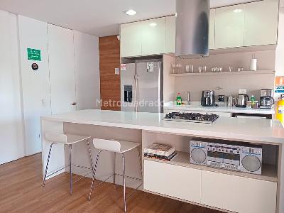 Apartamento de 2 alcobas en venta en El Poblado, Medellín, 91 m² · foto 5 de 13