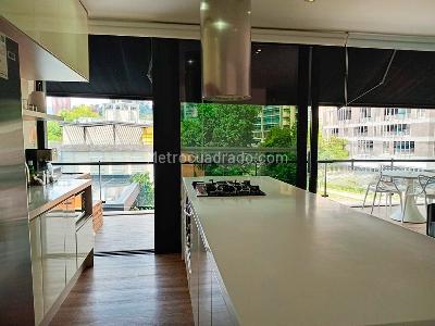 Apartamento de 2 alcobas en venta en El Poblado, Medellín, 91 m² · foto 8 de 13