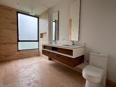 Casa de 4 alcobas en venta en Envigado, Envigado, 500 m² · foto 13 de 17