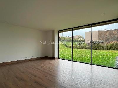 Casa de 4 alcobas en venta en Envigado, Envigado, 500 m² · foto 3 de 17