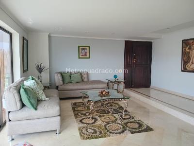 Apartamento en venta en El Poblado, Medellín · foto 2 de 20