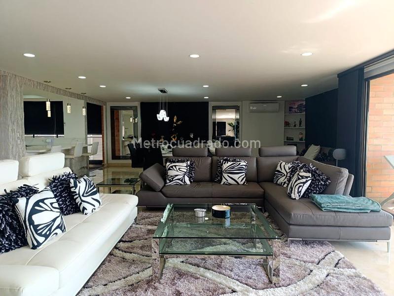 Furnished 4BR Apartment in El Poblado - 3