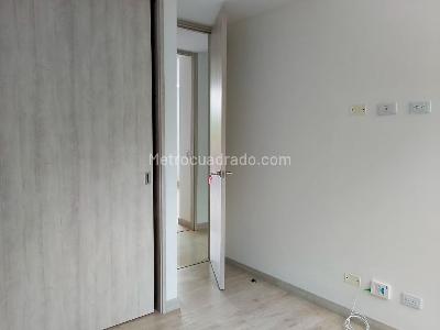 Apartamento de 3 alcobas en arriendo en El Poblado, Medellín, 88 m² · foto 10 de 14