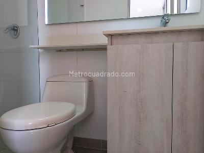 Apartamento de 3 alcobas en arriendo en El Poblado, Medellín, 88 m² · foto 12 de 14
