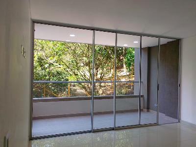 Apartamento de 3 alcobas en arriendo en El Poblado, Medellín, 88 m² · foto 2 de 14