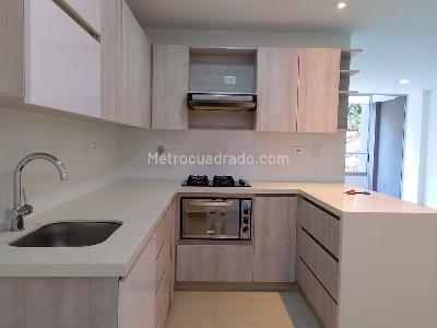 Apartamento de 3 alcobas en arriendo en El Poblado, Medellín, 88 m² · foto 6 de 14